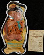Wilton Fred Flintstone Standing Cake Pan (502-186, 1975)