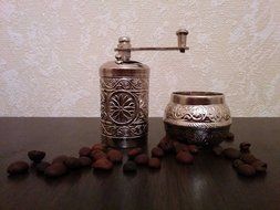 Armenian Coffee Grinder, 3 Different Colors, 4.2'' Spice Grinder, Pepper Mill (Copper) N6