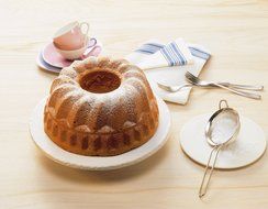 Kaiser Cake Pan- Set, 3 Pieces, Springform 26 cm, Loaf Pan 30 cm, Bundform 22 cm, Leakproof, Non-stick Coating... N2