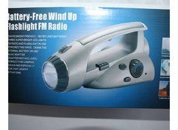 Battery-Free Wind Up Flashlight FM Radio