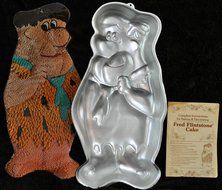 Wilton Fred Flintstone Standing Cake Pan (502-186, 1975) N2