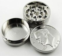 Kobwa(TM) 3 Layer Dollar Splice Tobacoo Herb Grinder with Pollen Catcher (Silver) with Kobwa's Keyring N2