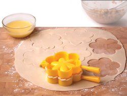 Norpro 1039 Flower Dough and Dumpling Press, Yellow N6