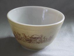 Vintage 1980s PYREX Forest Fancies Mixing Batter Bowl - 750ml N4