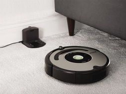 iRobot Roomba automatic vacuum cleaner 577 Silver by iRobot (iRobot) N5