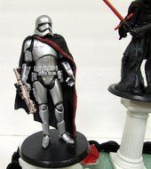 STAR WARS 22 Piece Birthday Cake Topper Featuring 6 Star Wars Figures and Decorative Themed Accessories N4