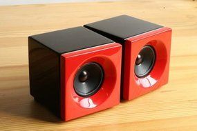 Qinpu DV-1 Mini Desktop Speakers
