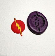 Silicone Mold The Flash Logo Avengers Superheroes (33mm) Fondant Jewelry Clay