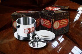 Vietnamese Coffee Filter Phin 11 Ounce (Large), Gravity Insert, One Cup N25