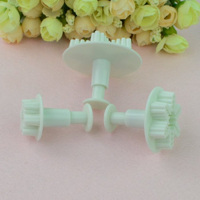 Outop Fondant Cake Cutter Mold Decorating Plunger Sugarcraft Snowflake Cutter Tools Set Pack of 3pcs N19