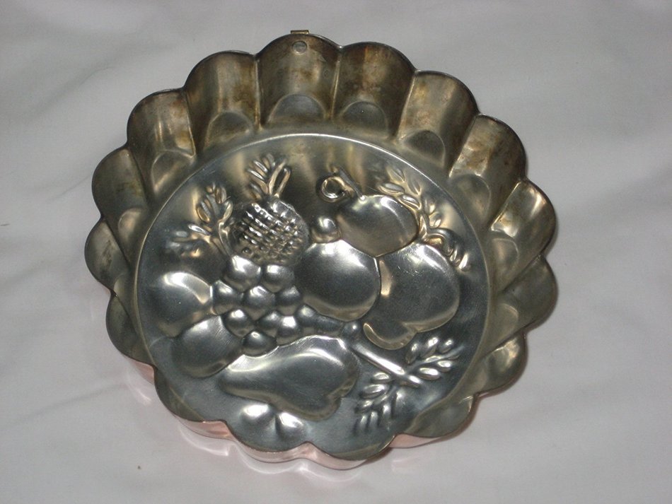 Vintage Coppertone & Tin Fruit Pattern 7 1/2 x 2 1/4 Inch Jell-O Pate Mold Cake Baking Pan N2
