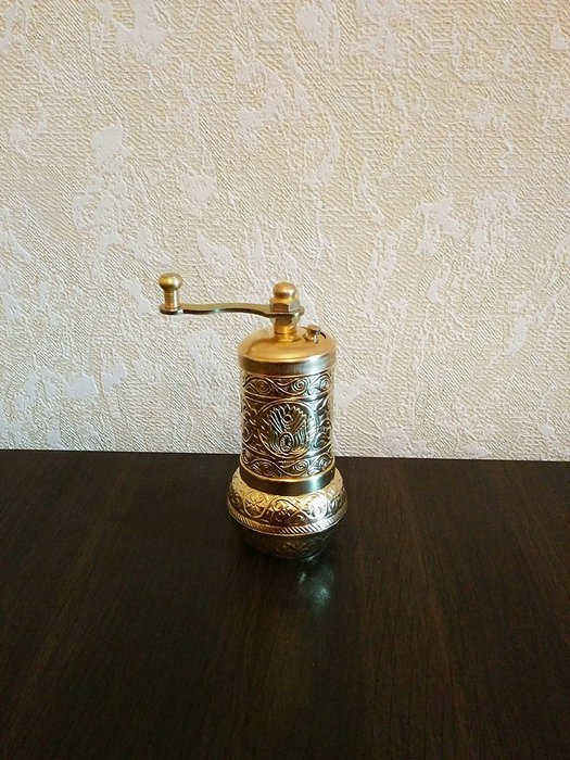 Armenian Coffee Grinder, 3 Different Colors, 4.2'' Spice Grinder, Pepper Mill (Copper) N5