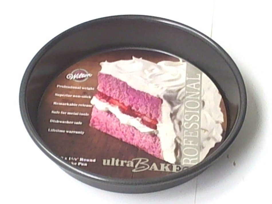 Wilton 9" Round Cake Pan - Gray