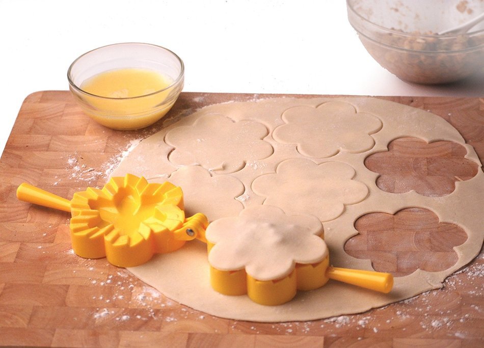 Norpro 1039 Flower Dough and Dumpling Press, Yellow N2