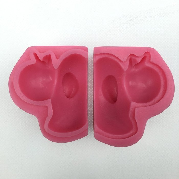 HT BAKEWARE | Large 3D Duckling Silicone Mold N3