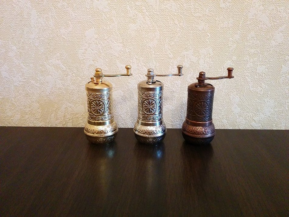 Armenian Coffee Grinder, 3 Different Colors, 4.2'' Spice Grinder, Pepper Mill (Copper) N8