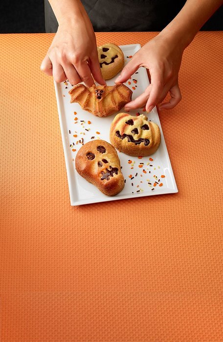 Lekue 6 Cavity Halloween Mold, Orange