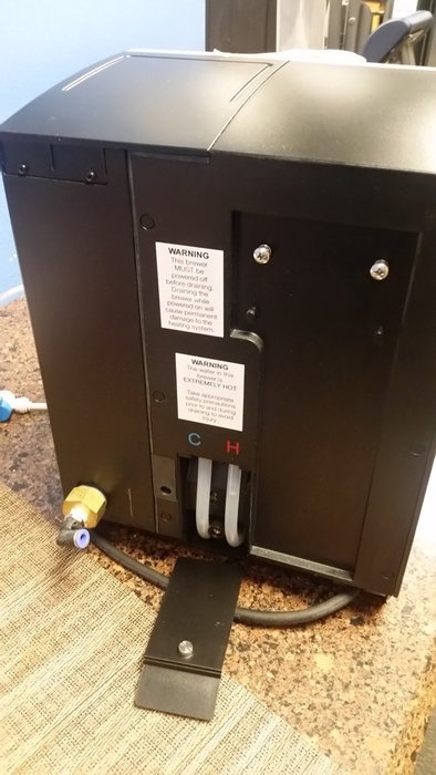 Keurig K150P Commercial Brewing System Pre-assembled for Direct-water-line Plumbing N4