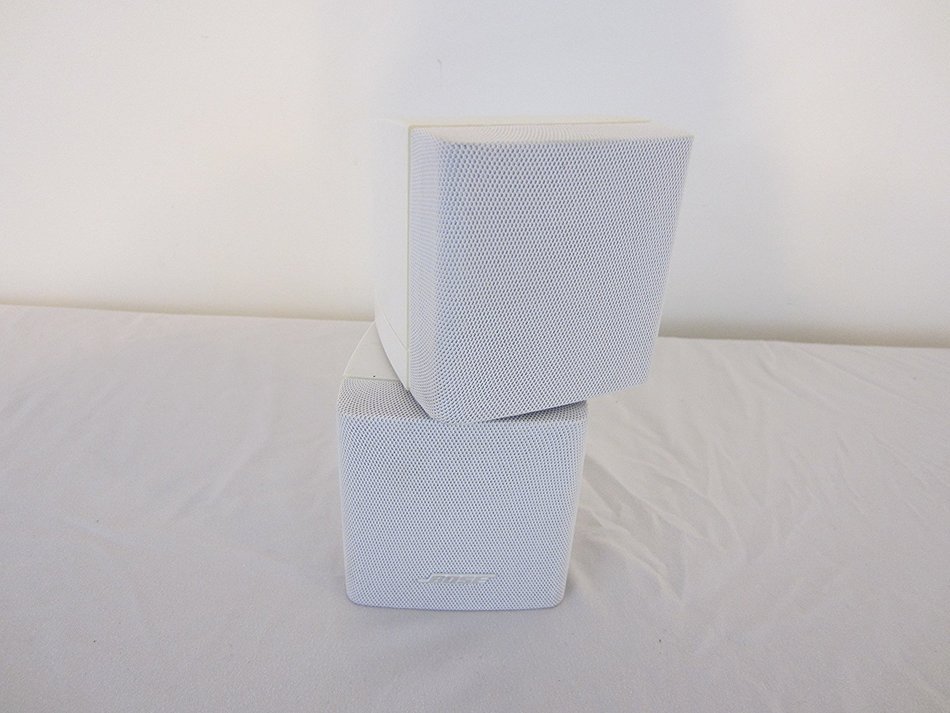 Bose Double cube speaker white.