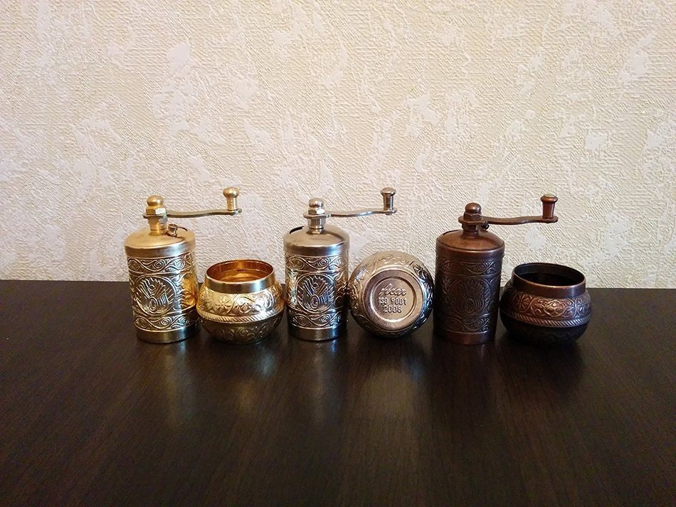Armenian Coffee Grinder, 3 Different Colors, 4.2'' Spice Grinder, Pepper Mill (Copper) N11
