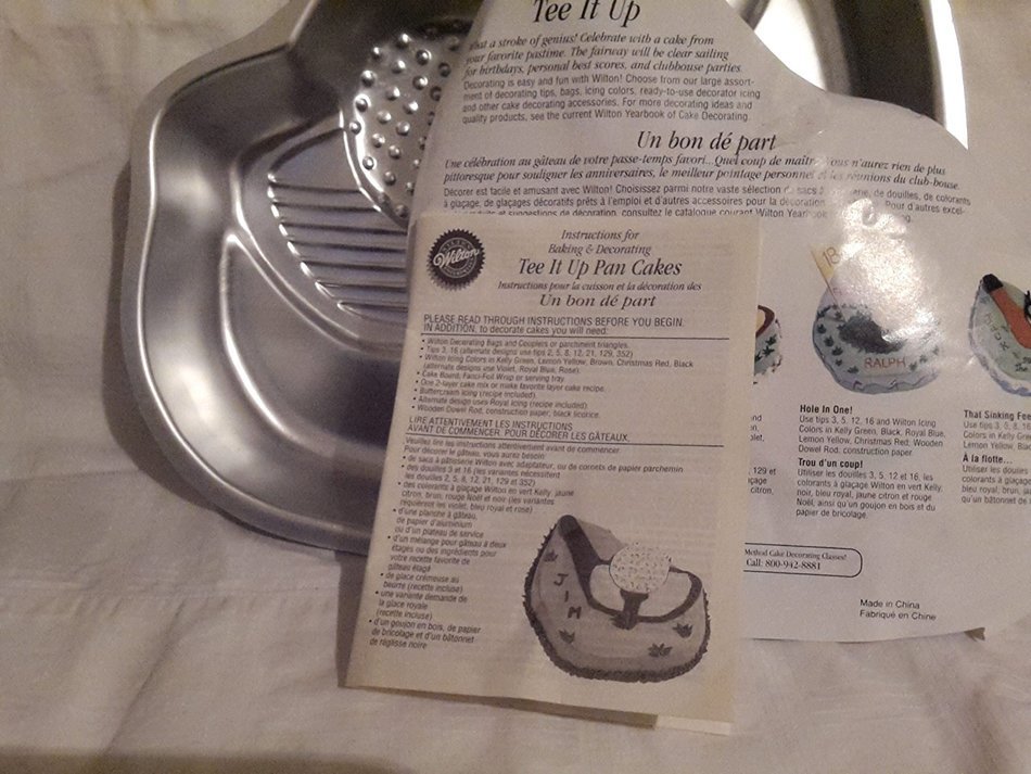 Wilton Cake Pan: Tee It Up/Golf/Golfing/Hole in one (2105-2032, 1998) N3