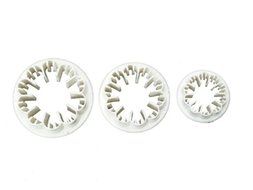 NY Cake Carnation Cutter, Set of 3