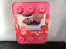 Nordic Ware Mini bundt Bites baking &amp; candy Pan - 12 cavities N2