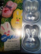 Wilton 1 2 3 1,2,3 Little Bunnies Cake Pan (Pan Makes 4 Rabbit Cakes)