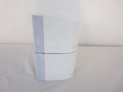 Bose Double cube speaker white. N5
