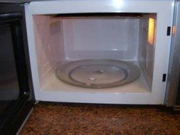 Emerson MWG9115SB 1.2 cu ft Microwave with Grill, Black N3