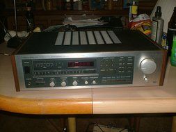 REALISTIC STA 2270 SYNTHESIZED AM/FM STEREO RECEIVER N2