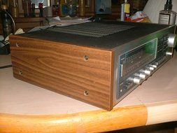 REALISTIC STA 2270 SYNTHESIZED AM/FM STEREO RECEIVER N3