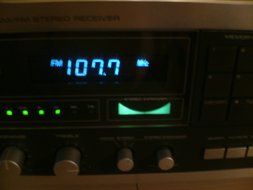 REALISTIC STA 2270 SYNTHESIZED AM/FM STEREO RECEIVER N7