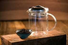Loose Leaf Tea Strainer &amp; Infuser Glass Teapot - 13.5 Ounces Simple Steeper N4