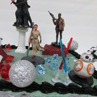 STAR WARS 22 Piece Birthday Cake Topper Featuring 6 Star Wars Figures and Decorative Themed Accessories N8