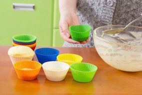 C-Pioneer Soft Silicone Cake Muffin Chocolate Cupcake Bakeware Baking Cup Mold Pack of 12PC N3