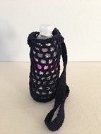 Crochet water bottle carrier, crochet bottle holder in black N3
