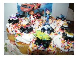 Blaze and the Monster Machines Cake Toppers Set of 13 Mini Figures with 9 Trucks N2