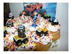 Blaze and the Monster Machines Cake Toppers Set of 13 Mini Figures with 9 Trucks N3