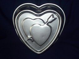 Vintage Aluminum Wearever Double Heart Cake Pan N2