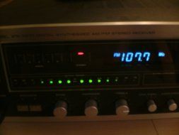 REALISTIC STA 2270 SYNTHESIZED AM/FM STEREO RECEIVER N8