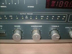 REALISTIC STA 2270 SYNTHESIZED AM/FM STEREO RECEIVER N9