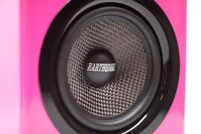 EARTHQUAKE SOUND IQ-52P Speaker Pair IQ-52W- BUILT IN 200 WATTS AMPLIFIER, HIGH END IPOD DOCK, MULTIPLE AWARD... N5