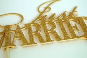 All About Details Just-married Cake Topper Gold