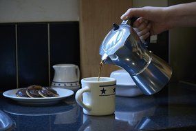 aerolatte Moka Stovetop Espresso Pot Coffee Maker, 6 Cup Capacity N2