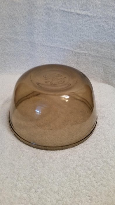 Vintage Anchor Hocking Fire King Amber 2.5 Quart Mixing Bowl No Lid