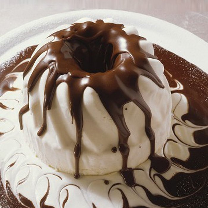 Freshware SL-119RD 6-Cavity Silicone Fancy Bundt Cake, Muffin, Cupcake, Brownie and Cornbread Mold N5