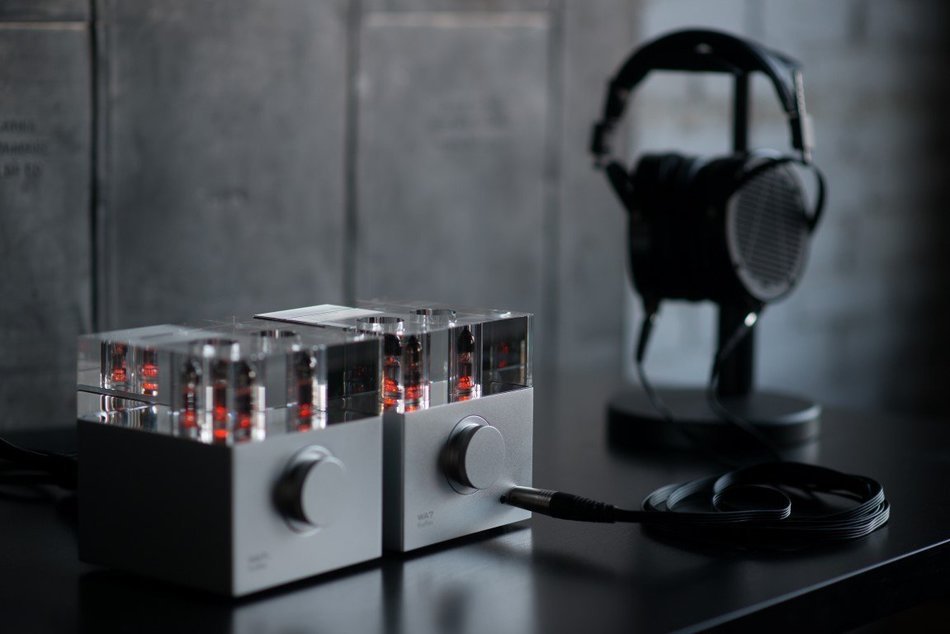 Woo Audio WA7d Fireflies Duo with WA7tp (tube power supply) upgrade in Silver N2