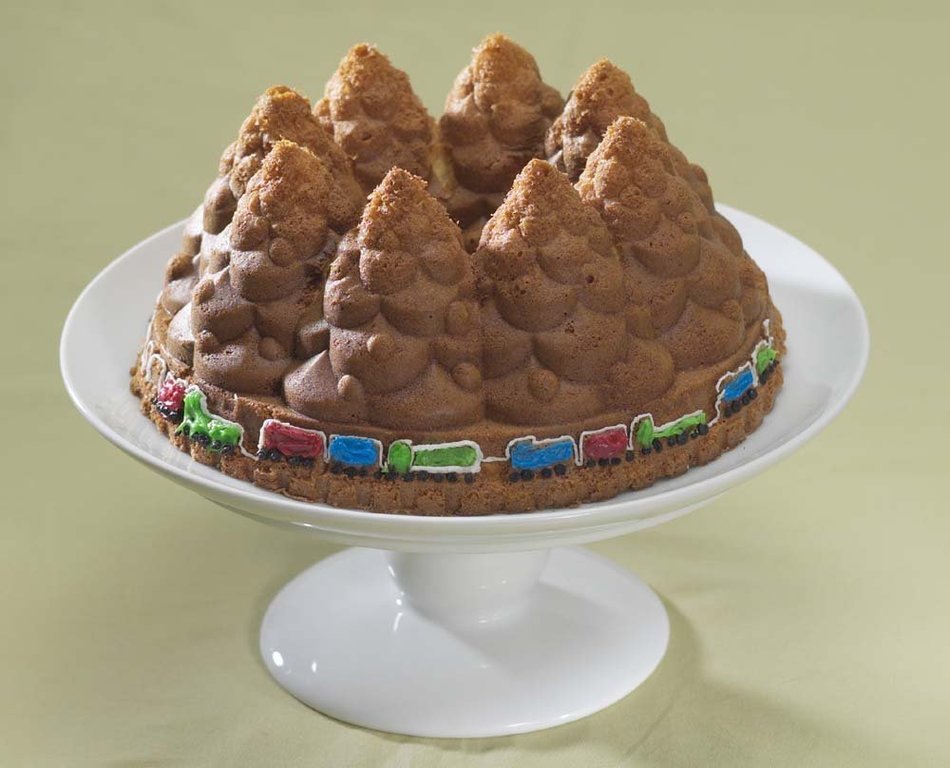 Nordic Ware Holiday Bundt Tree Pan N5
