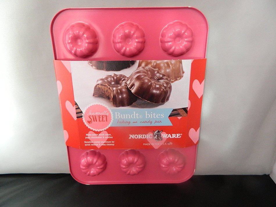 Nordic Ware Mini bundt Bites baking & candy Pan - 12 cavities N2
